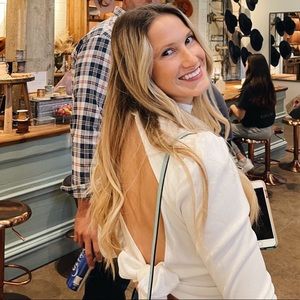 Meet your Posher, Caroline